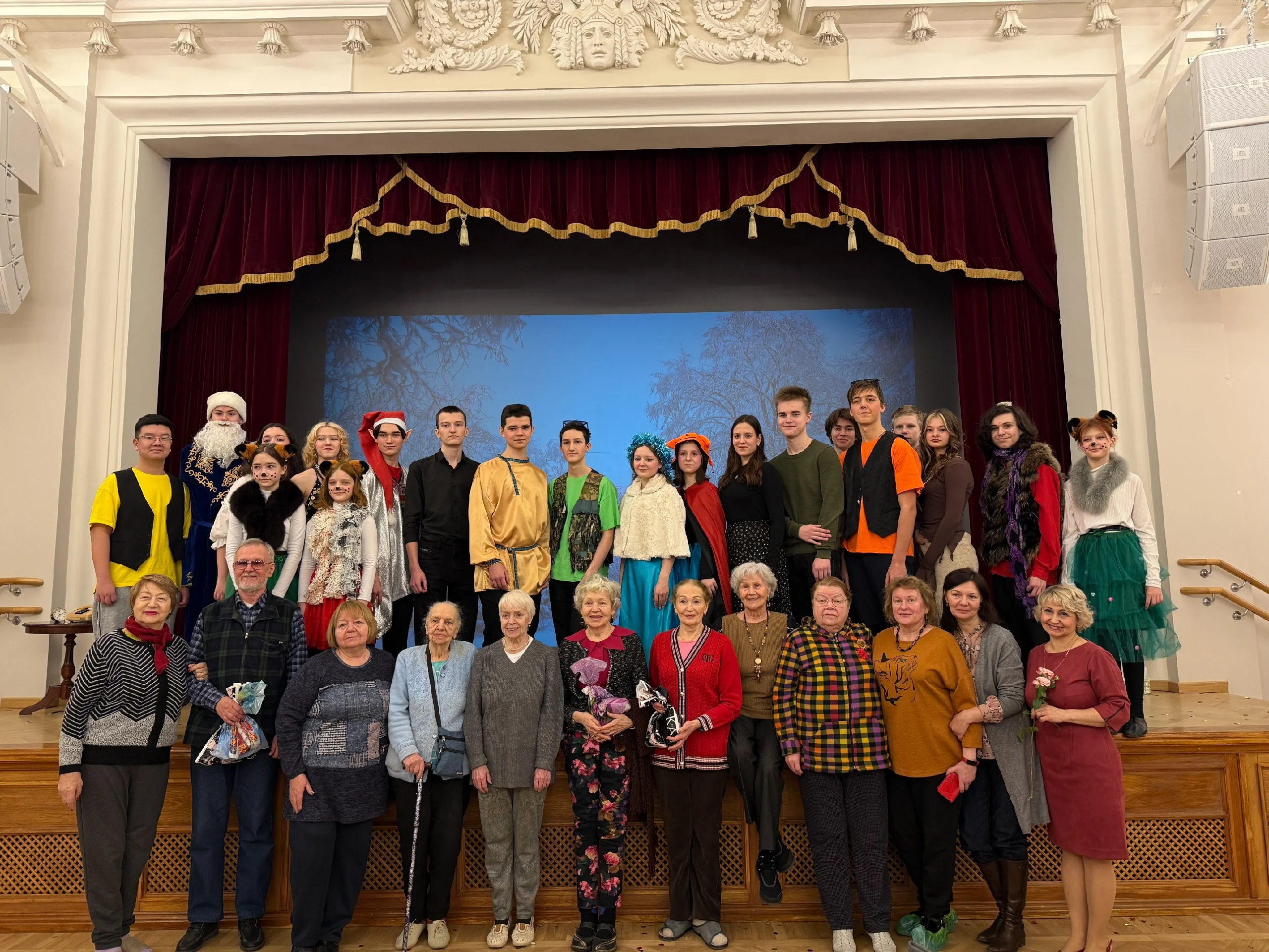 Volunteer theatrical performance for retired actors in a nursing home